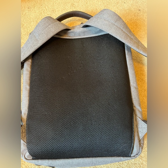 Fossil Convertible Backpack or Laptop Bag - Great condition - Picture 3 of 4